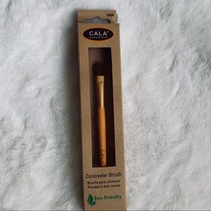 3/$15 BNIB FGWP Bamboo Concealer Brush
